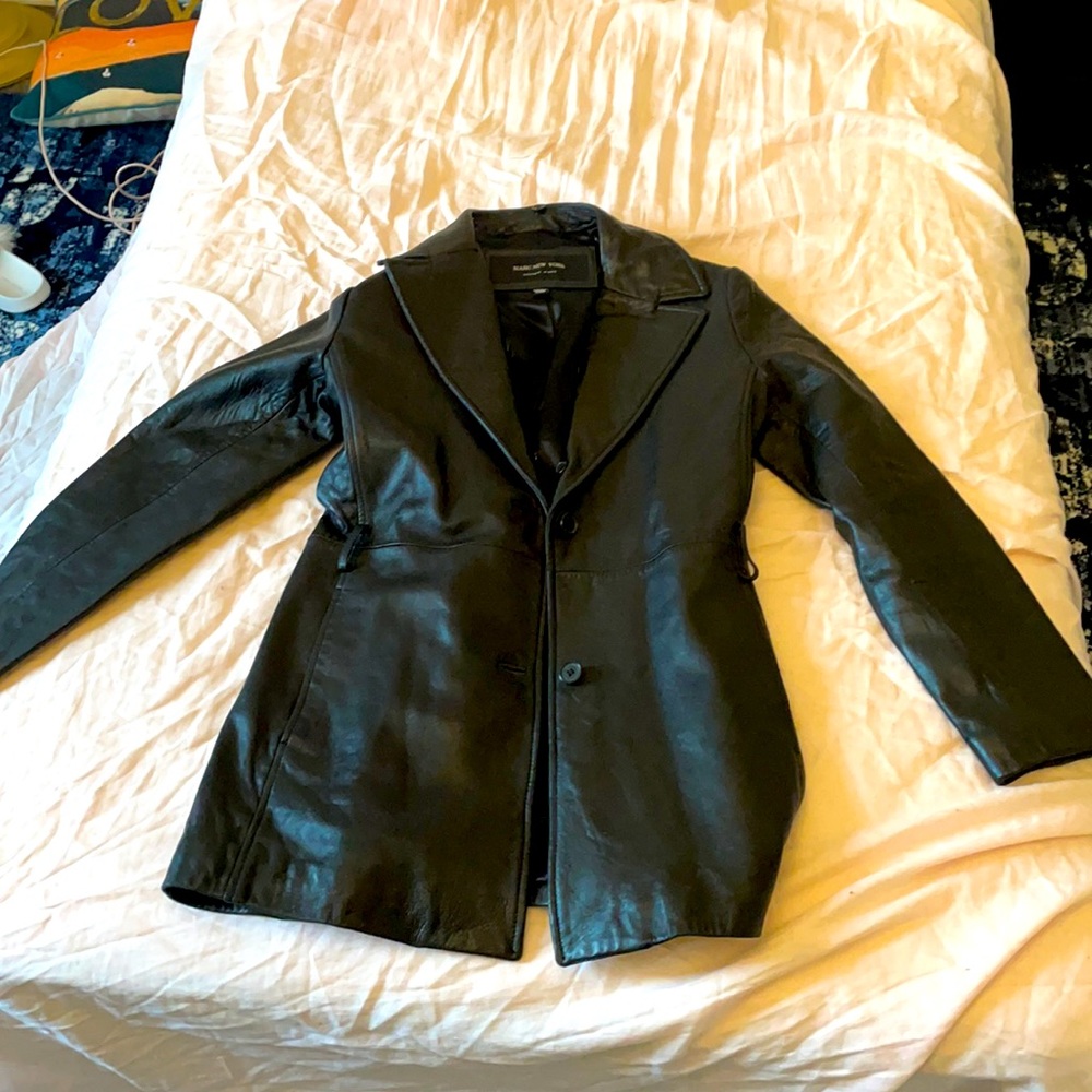 Black leather jacket like new.  Marc New York xa.